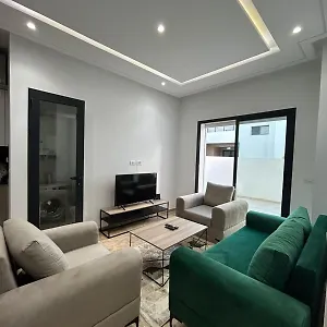 https://joli-appartement-a-jardin-de-carthage.tunis-best-hotels.com