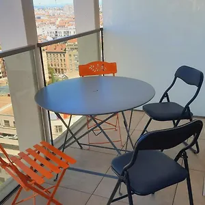 https://apt-terrasse-de-la-gare.hotels-rhonealpes.com
